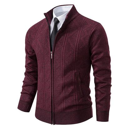 Bordeauxfarbener Herren-Strickjacke mit Reißverschluss, elegantes Design, ideal für Herbstmode.