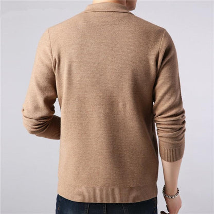 Herrenpullover beige, Strick, Langarm, lässig, modisch, Baumwolle, Rückansicht, Herbstmode.