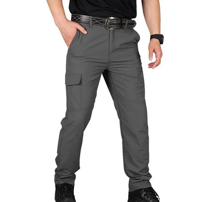 Graue taktische Herren-Cargohose, wasserfest, verschleißfest, mit mehreren Taschen.