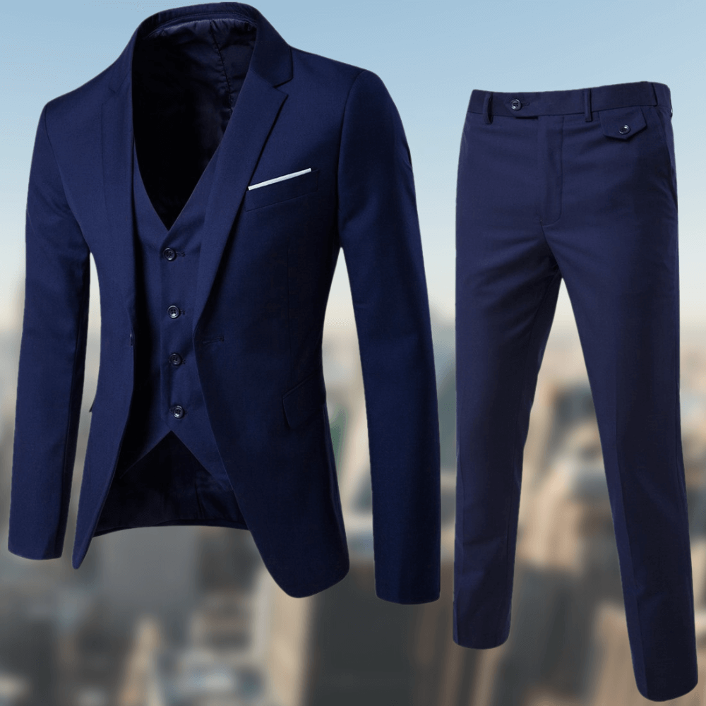 Dunkelblauer Herrenanzug mit Weste, eleganter Business-Look, hochwertige Herrenmode.
