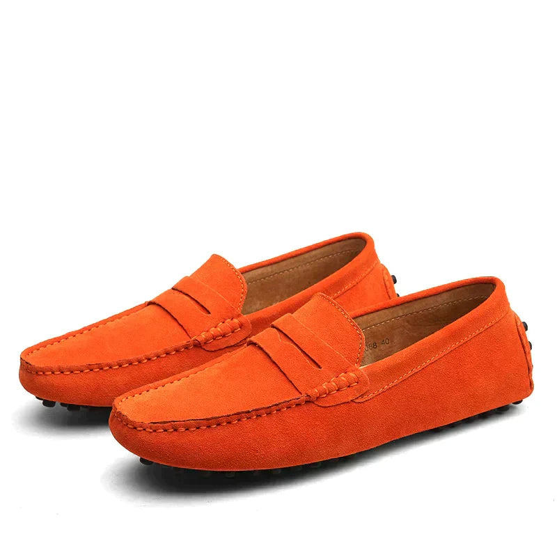 Orangefarbene Wildleder-Mokassins für Herren, rutschfeste Sohle, modische Freizeitschuhe.