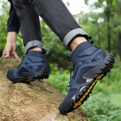 Blaue Wanderschuhe Herren, rutschfest, atmungsaktiv, Outdoor, robust, Trekking, Natur.