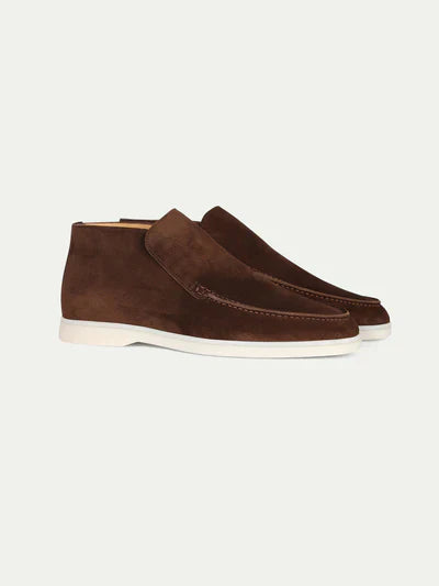 Braune Herren-Slipper aus Wildleder, italienisches Design, City Loafer, elegante Herrenschuhe.