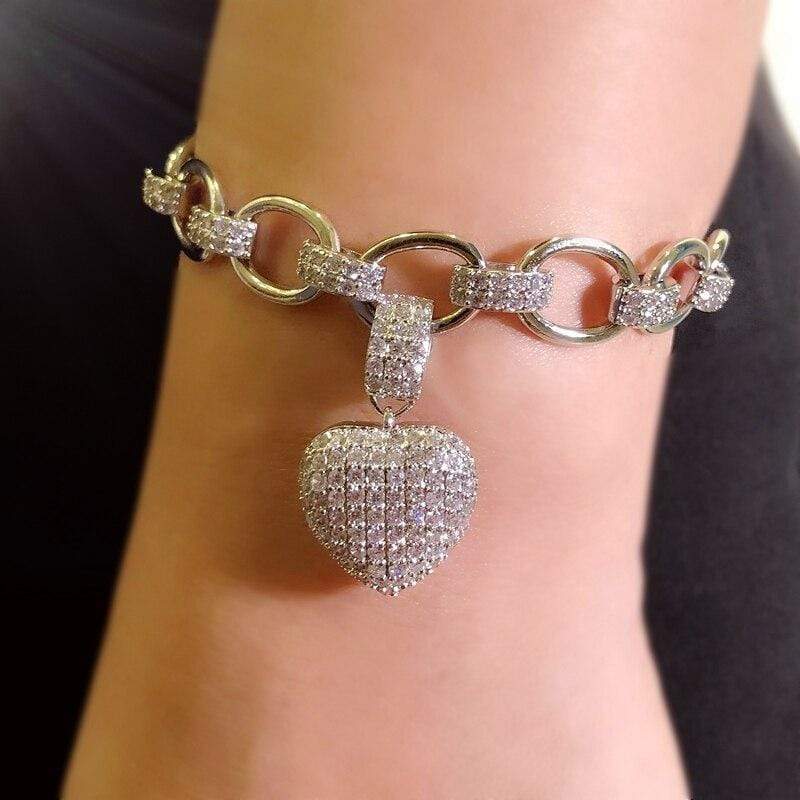 Zirkonia Armband mit Herzanhänger, Silber, funkelnd, eleganter Schmuck, Damenaccessoire.
