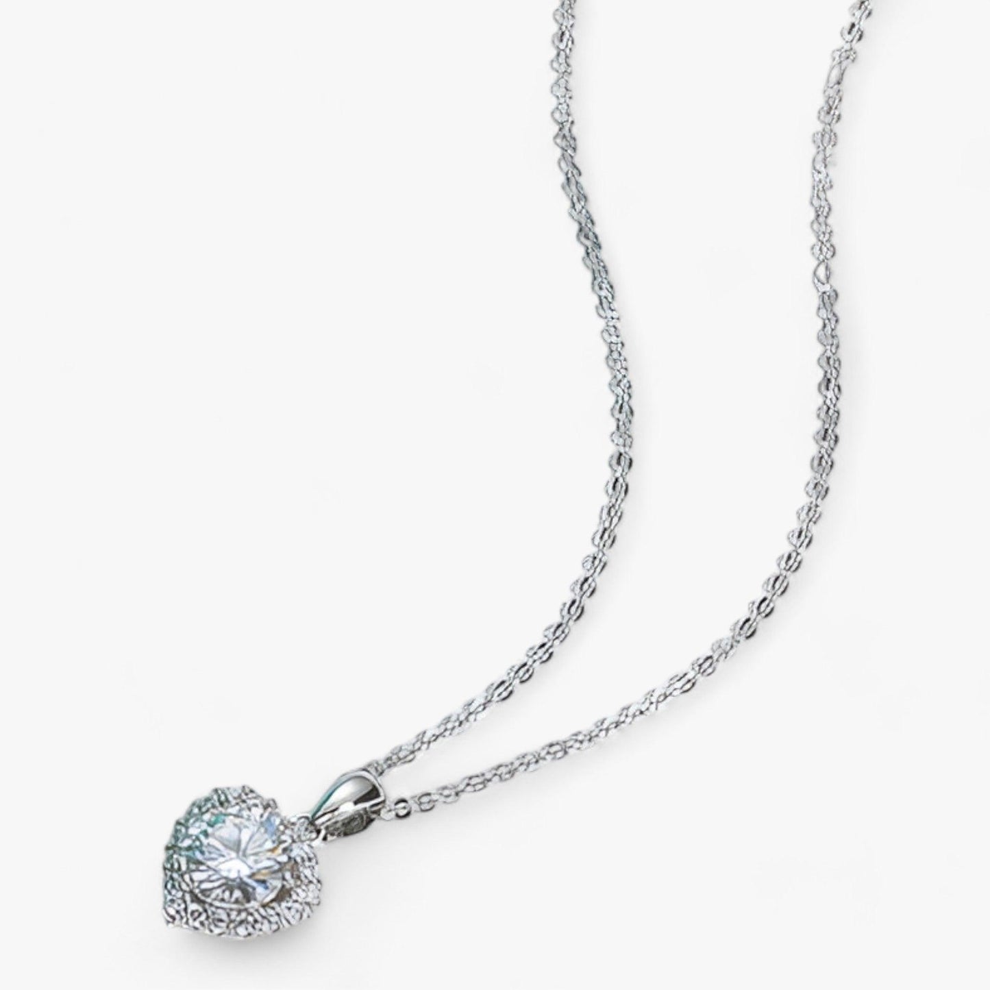 Herzanhänger Halskette Silber mit Zirkonia, eleganter Schmuck für Damen, Geschenkidee.