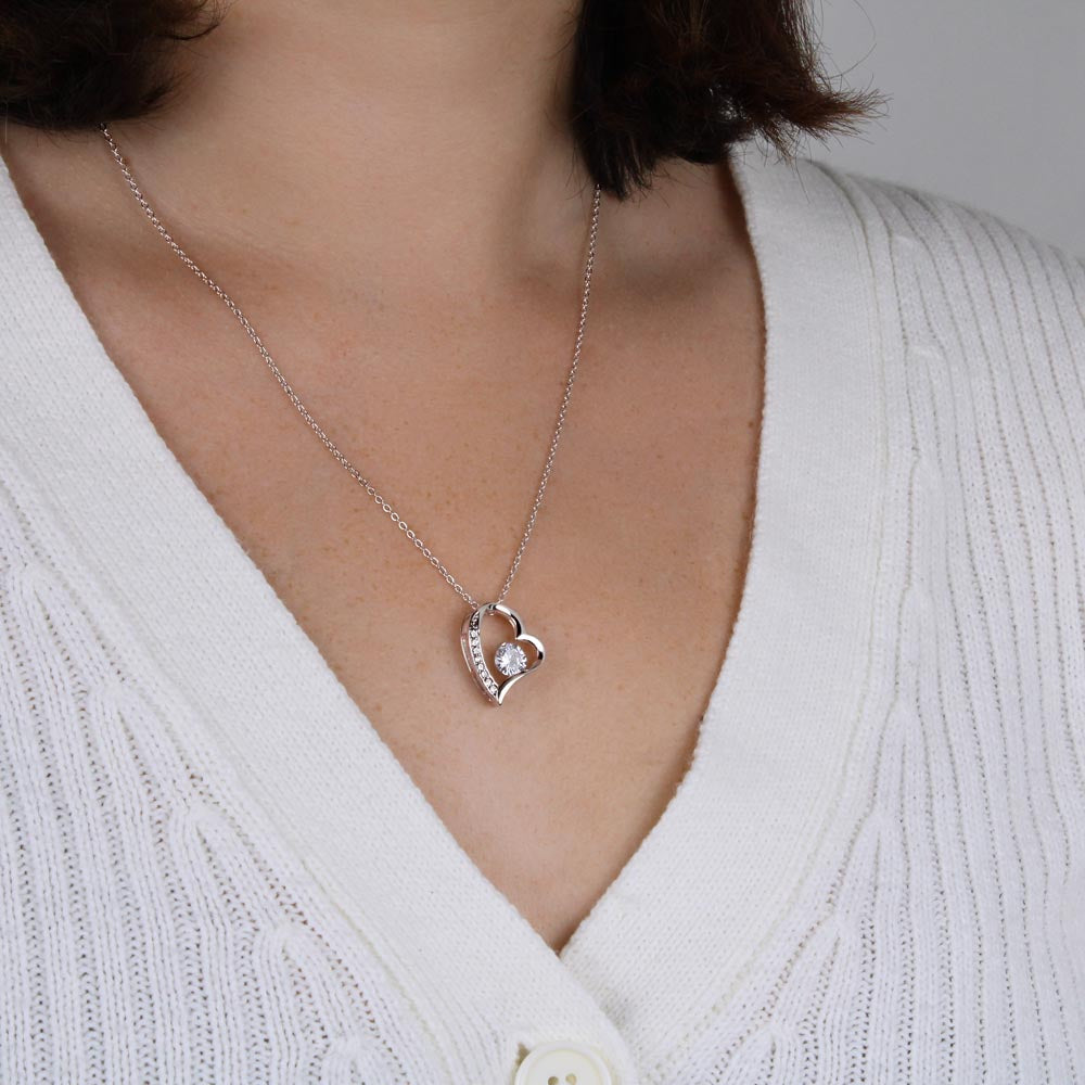 Herzanhänger Halskette Silber mit Kristall, Damenmode, eleganter Schmuck, Geschenkidee.