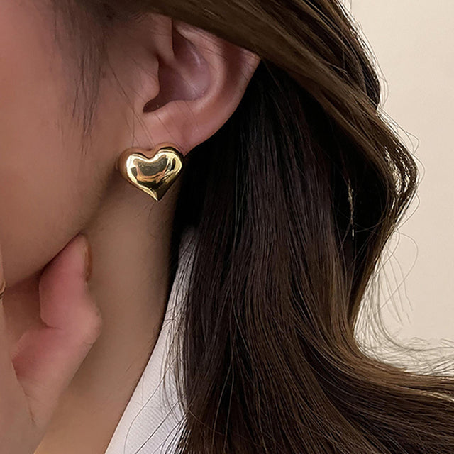Goldene Herz-Ohrringe, minimalistisch, elegant, Damen-Schmuck, Silber, modisch.