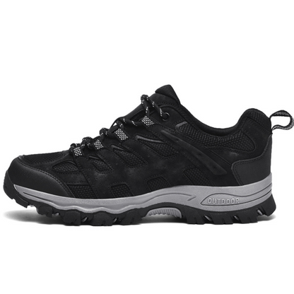 Schwarzer Wanderschuh, robust, rutschfeste Sohle, Outdoor, Herren, Trekking, atmungsaktiv.