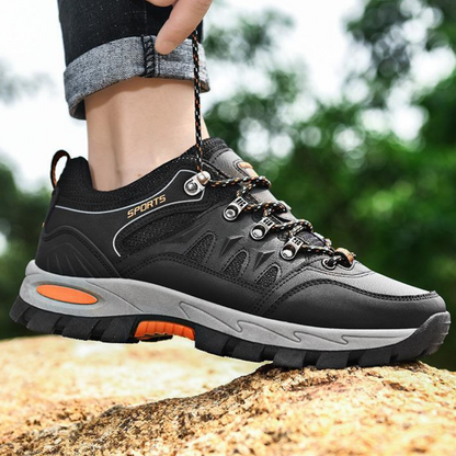 Schwarze Wanderschuhe, rutschfeste Sohle, Outdoor-Sport, robust, langlebig, unisex.
