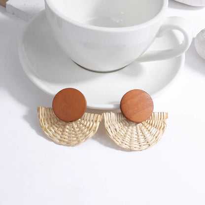 Holz-Ohrringe mit rundem Design, geflochtenem Rattan, modisch, handgefertigt, Damen-Schmuck.