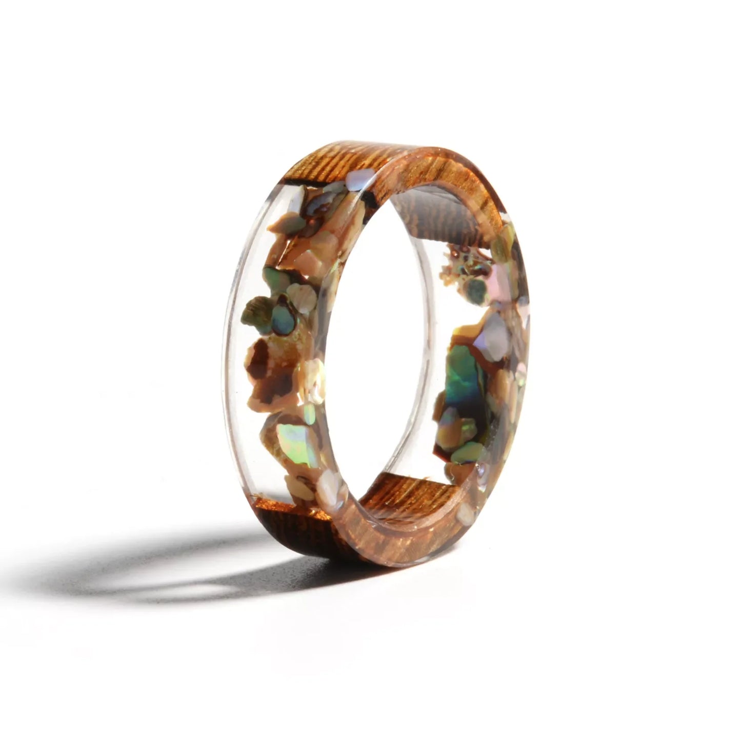 Holzharzring mit Muscheleinschlüssen, handgefertigt, einzigartiges Design, Schmuck für Damen.