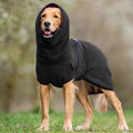 Hund in schwarzem Bademantel, Kapuze, Outdoor, Haustierbekleidung, wasserdicht, bequem.