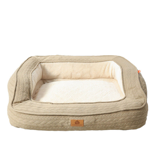 Beiges Hundebett aus Baumwolle, rechteckig, weich gepolstert, ideal für mittelgroße Hunde.