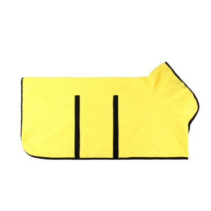 Gelber Hundemantel wasserdicht, reflektierend, mit Kapuze, ideal für Regenwetter.