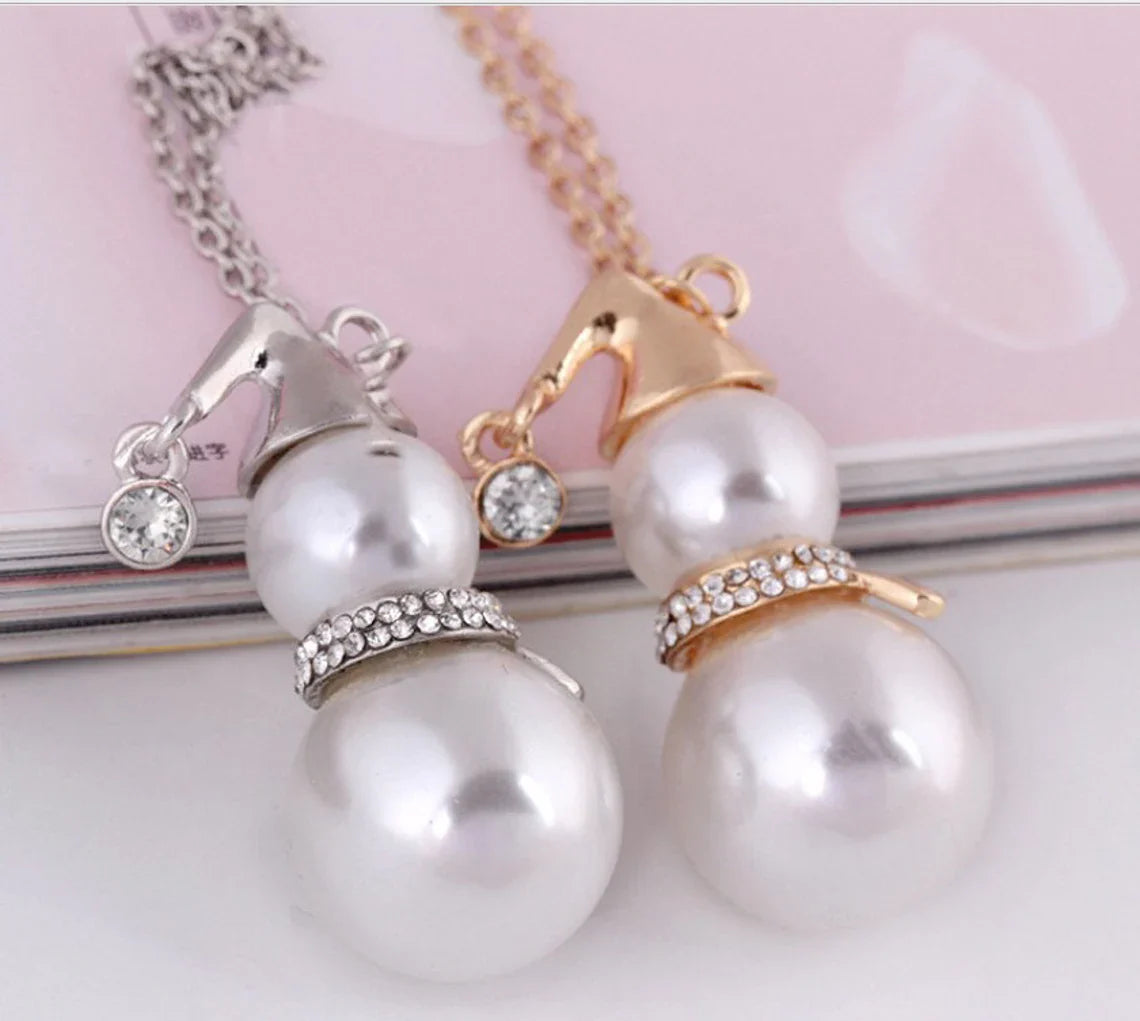 Schneemann-Anhänger Halskette, Silber und Gold, Perlen, Strass, modisches Schmuckdesign