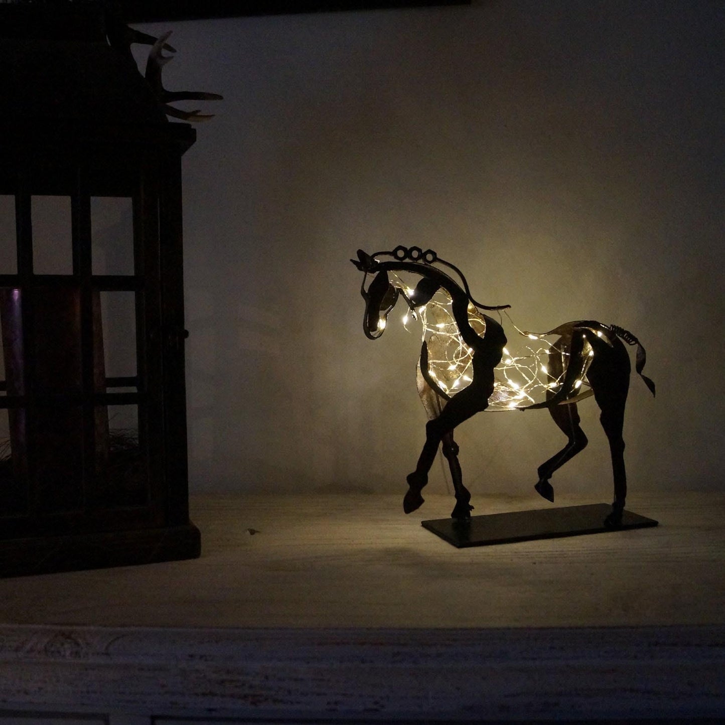 Handgjord hästfigur – Ferro