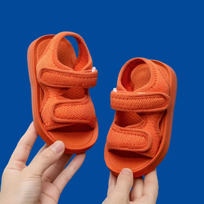 Andningsaktiva barnsandaler med mjuk sula och snabbknäppning – Lätta att gå i