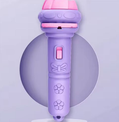 Lila und rosa Spielzeugmikrofon für Kinder, Kunststoff, mit Blumenmuster und Schalter.