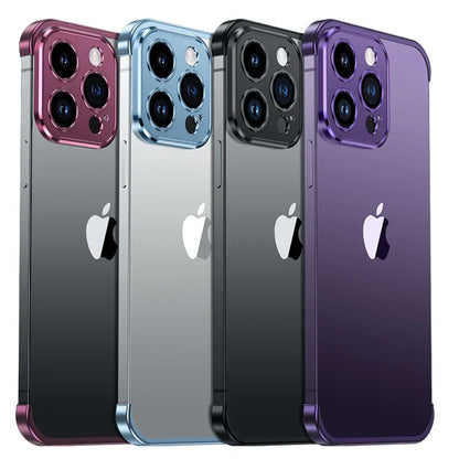 Vier iPhone 14 Pro Modelle in verschiedenen Farben, Rückansicht, glänzendes Design.