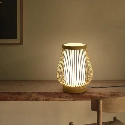 Japanische Tischlampe aus Holz, warmes Licht, Zen-Stil, ideal für Schlafzimmer oder Teeraum.