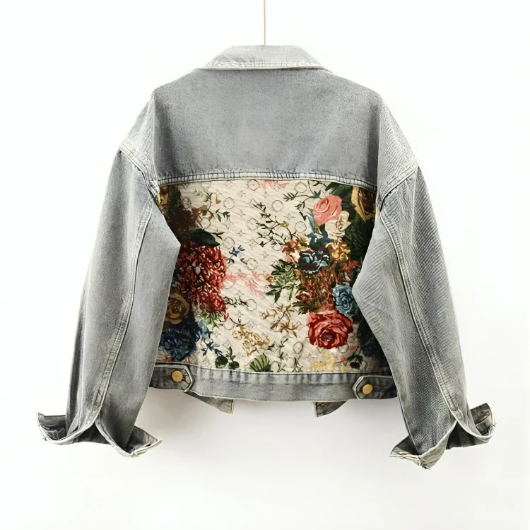 Graue Jeansjacke mit floralem Rückenmuster, Damenmode, Vintage-Stil, Freizeitkleidung.