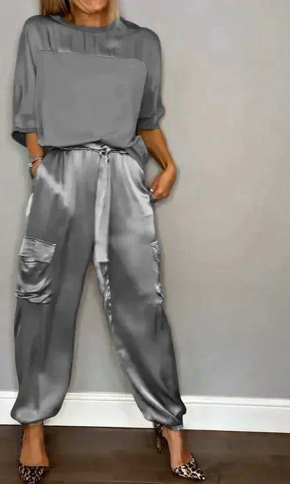 Stilfull och luftig satin jumpsuit för damer för speciella tillfällen – Yasmina