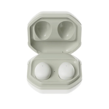 Weiße kabellose In-Ear-Kopfhörer im Ladecase, Bluetooth, modernes Design.