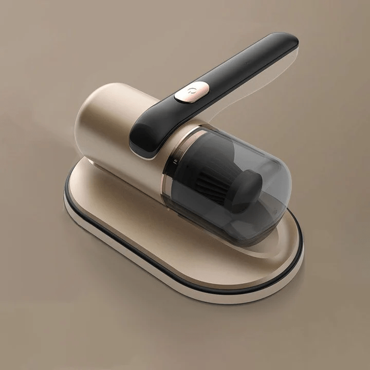 Tragbarer, kabelloser Staubsauger in Beige und Schwarz, ideal für Auto- und Haushaltsreinigung.