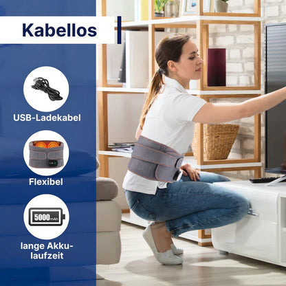 Frau mit kabellosem Heizgürtel, USB-Ladekabel, flexibel, lange Akkulaufzeit, Wohnzimmer.