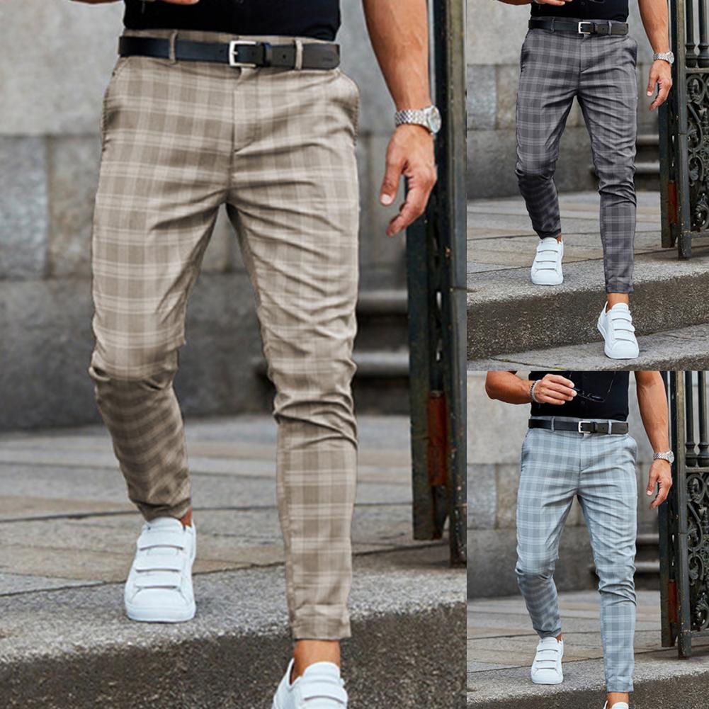Herren-Karohose, Slim Fit, in Beige, Grau und Blau, mit Gürtel, ideal für Freizeitmode.