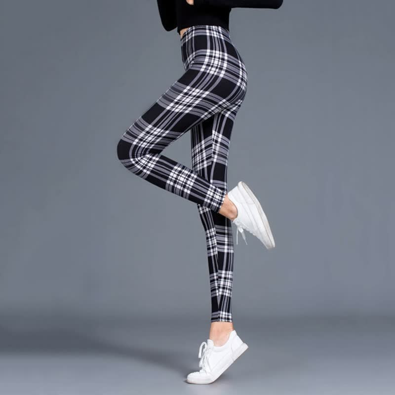 Damen Leggings kariert schwarz-weiß, hohe Taille, bequem, modisch, Freizeitkleidung.
