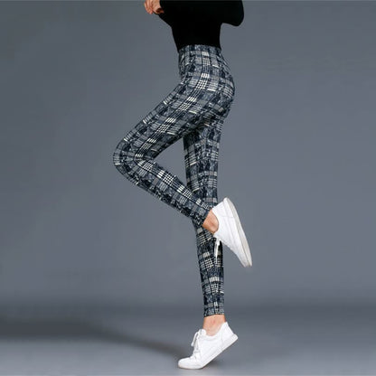 Damen Leggings kariert, schwarz-weiß, hohe Taille, bequem, modisch, Freizeitkleidung.
