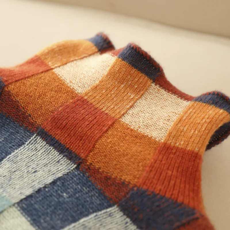 Buntes kariertes Strickoberteil aus Wolle, Herbstmode, Damenbekleidung, modisch, bequem