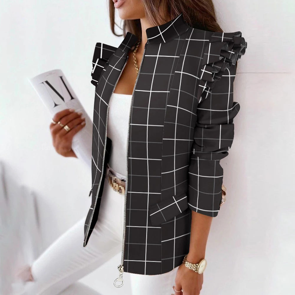 Damen Herbstjacke mit Rüschen, kariert, schwarz-weiß, modisch, elegant, Reißverschluss.