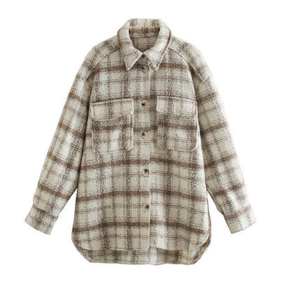 Kariertes Damenhemd, beige-braun, Herbstmode, langärmelig, Knopfleiste, Baumwolle.