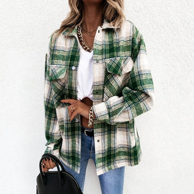 Damen Overshirt, grün kariert, Herbstjacke, lange Ärmel, Knopfleiste, modisch, lässig.