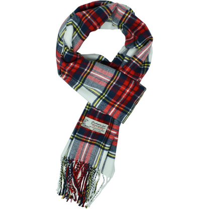 Rot-karierter Wollschal mit Fransen, modisches Accessoire für Herbst und Winter.