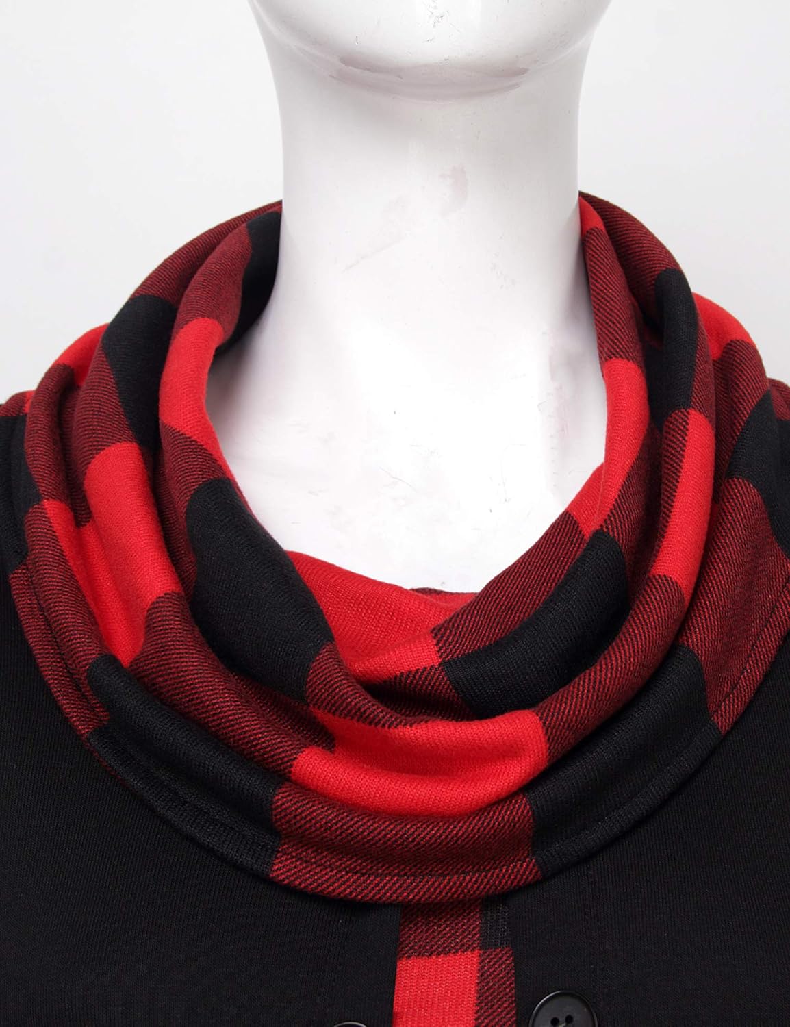 Rot-schwarzer Karoschal, weiches Material, modisches Accessoire, Herbst-Winter-Mode.