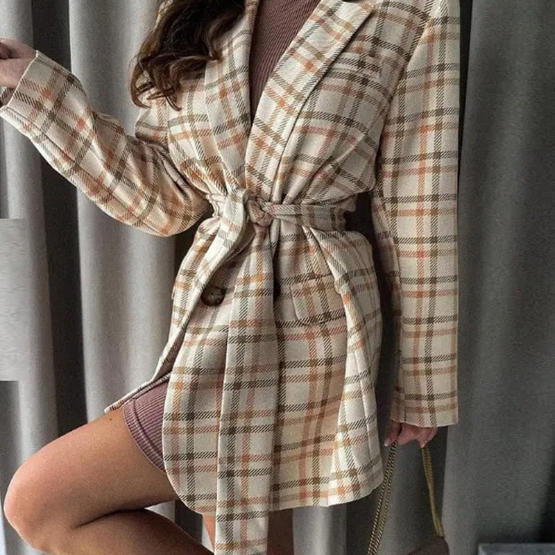 Damen Karo-Mantel beige, Gürtel, Herbstmode, eleganter Look, langärmelig, kariertes Design