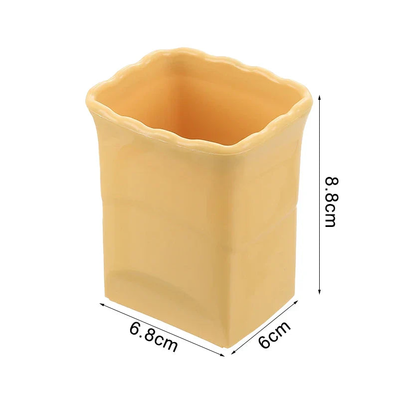 Beiger Kunststoff-Gemüseschneider, 8,8 cm hoch, ideal für Pommes und Obst.