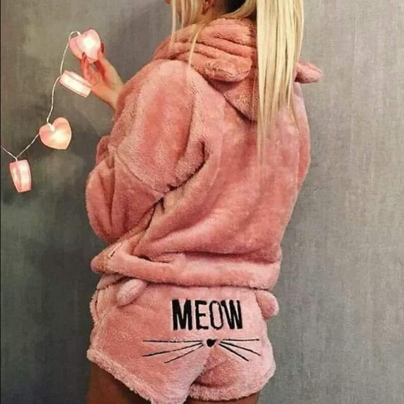 Flauschiger rosa Katzen-Pyjama mit Kapuze und Ohren, gemütliche Nachtwäsche für Damen.