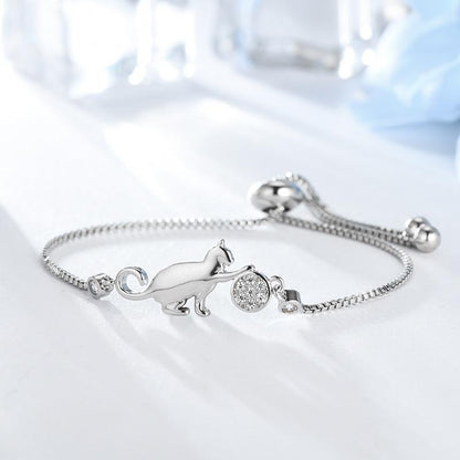 Silberarmband mit Katzenanhänger und Kristall, elegantes Schmuckstück für Damen