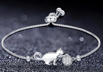 Silbernes Katzenarmband mit Strass, verstellbar, elegantes Design, Damen-Schmuck.