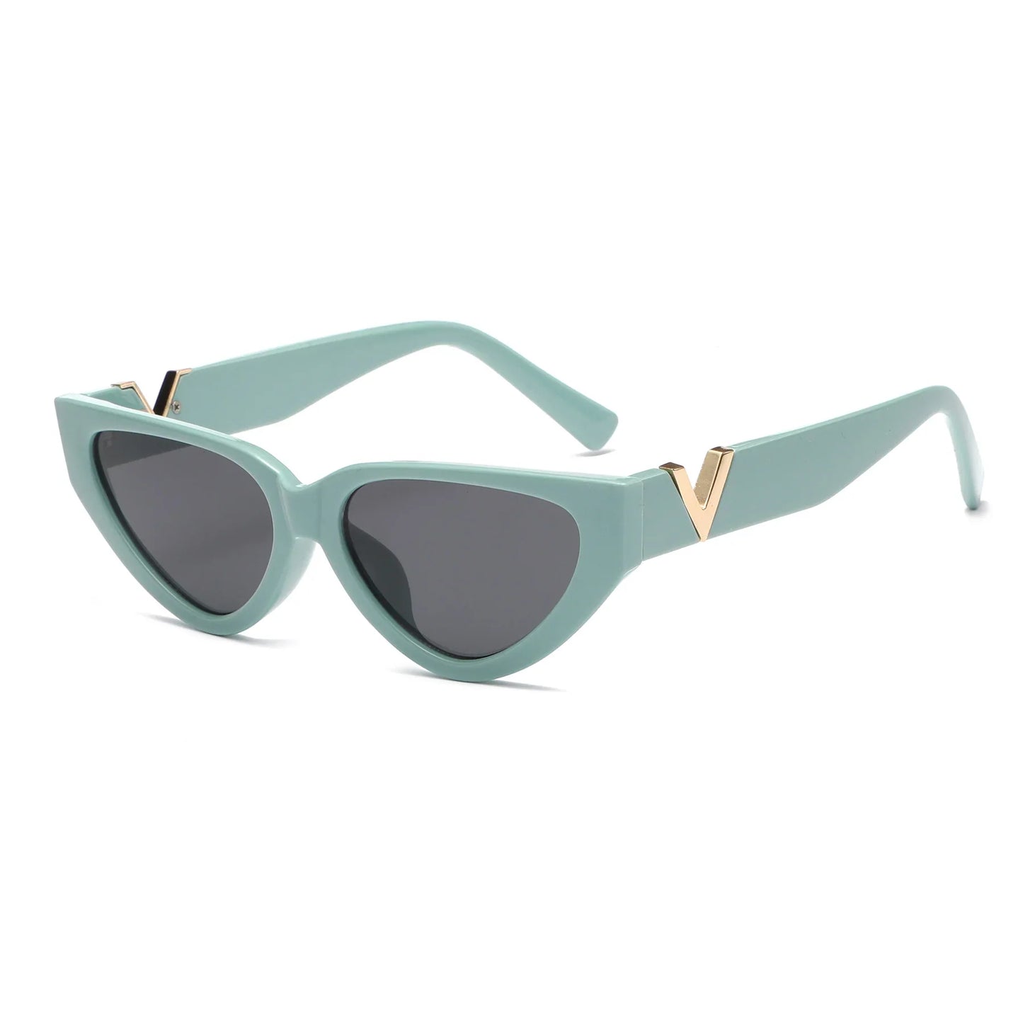 Mintgrüne Cat-Eye-Sonnenbrille mit goldenen Details, UV-Schutz, modisches Accessoire.