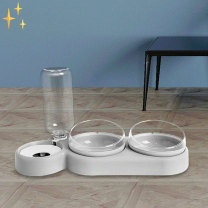 Katzennapf-Set mit Wasserspender, transparenten Schalen, modernem Design, weiß, auf Holzboden.