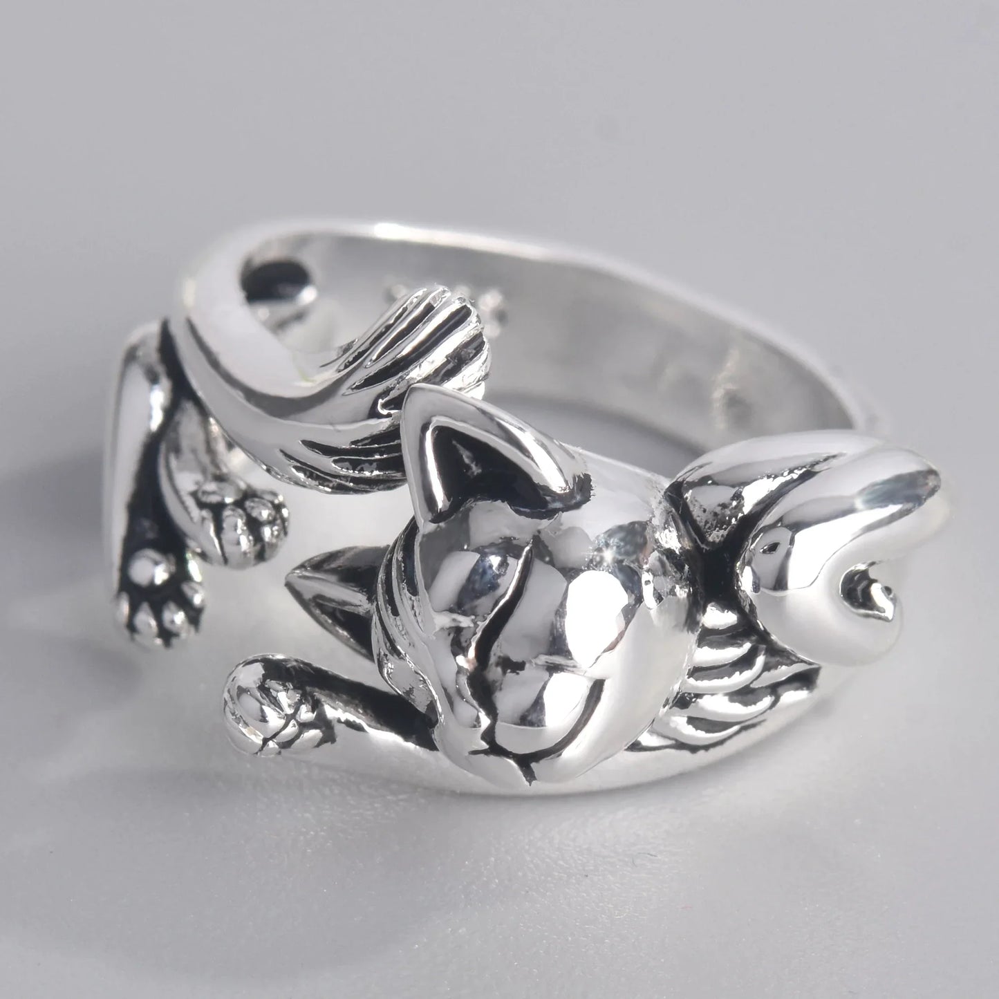 Silberner Katzenring, verstellbar, Tiermotiv, glänzend, Schmuck für Katzenliebhaber.