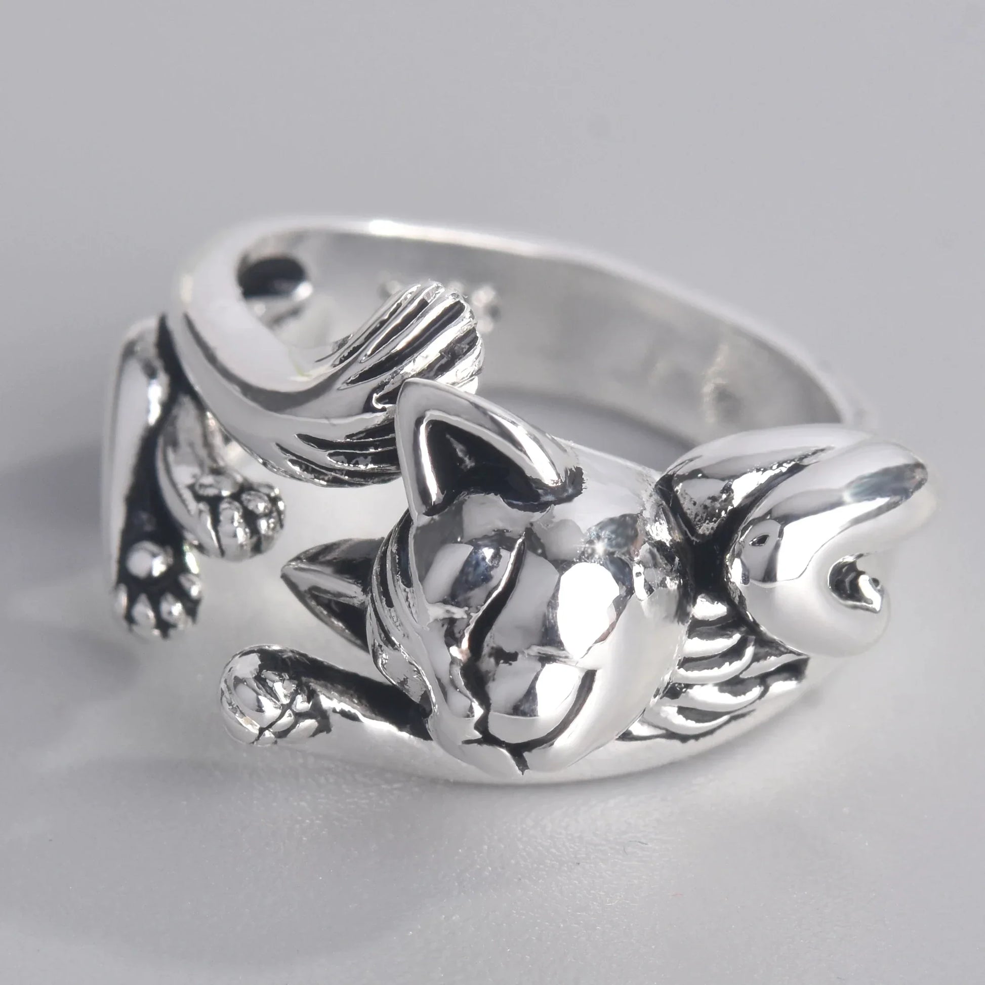 Silberner Katzenring, verstellbar, Tiermotiv, glänzend, Schmuck für Katzenliebhaber.