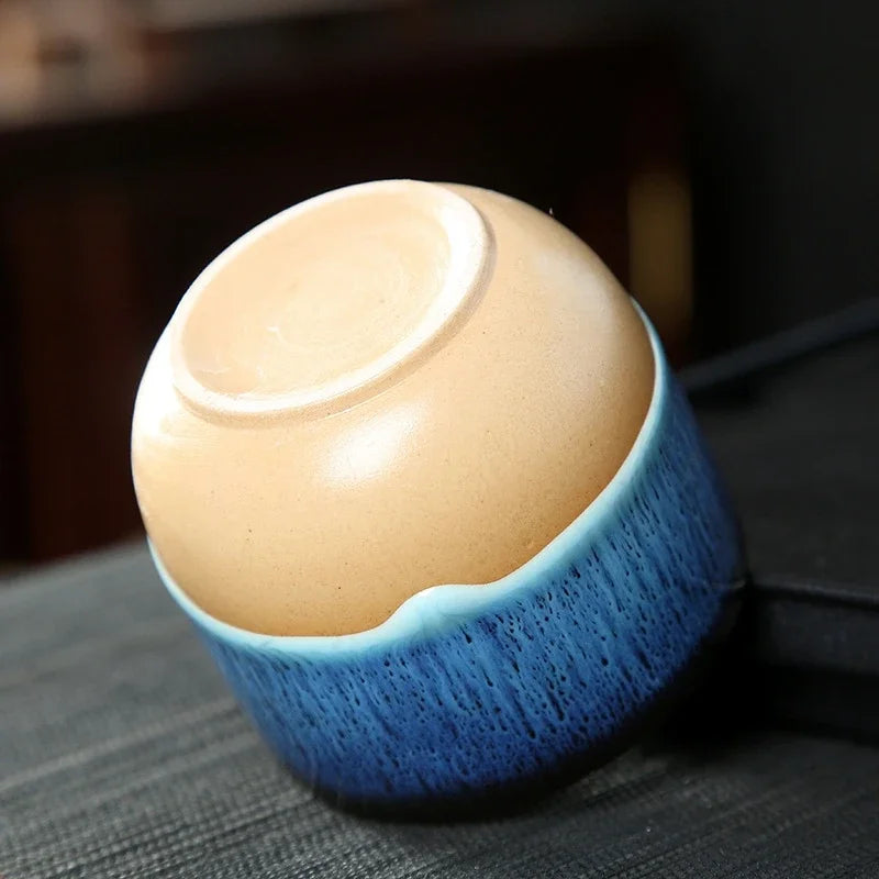 Keramikschale blau-beige, handgefertigt, modern, dekorativ, Geschirr, Küche, stilvoll.