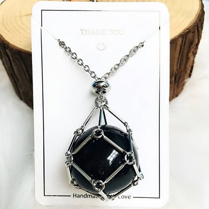 Handgefertigte Halskette mit schwarzem Edelstein-Anhänger, silberne Kette, Schmuck für Damen.