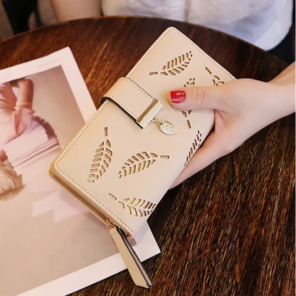 Beige Damen-Geldbörse mit Blattmuster, Leder, Reißverschluss, modisch, elegant, Handtaschen-Accessoire.